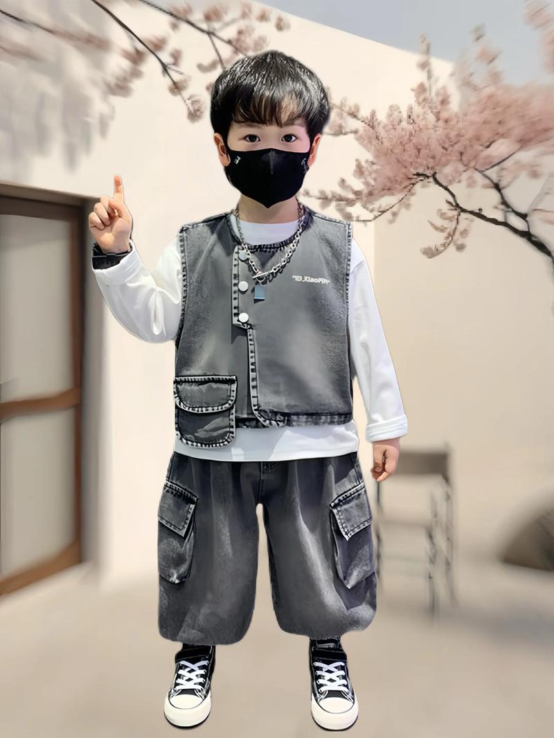 海口服饰行业动态：新潮与传统交织的艺术